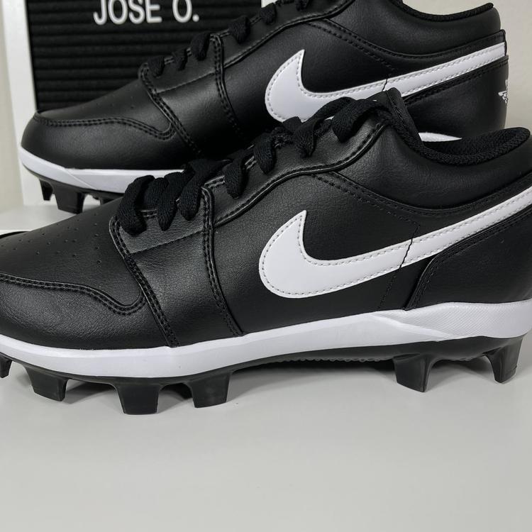 baseball cleats size 8.5