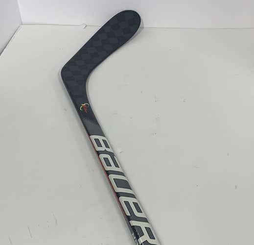 Like New Bauer Vapor Flylite 87 Flex Pattern P28 Right Ice Hockey Sticks Senior Composite One Piece