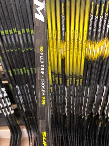 Junior Right Handed Super Tacks AS1 Mid Pattern Hockey Stick