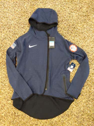 Olympic Team USA Issued Brand New Women's Medium Nike Sweatshirt