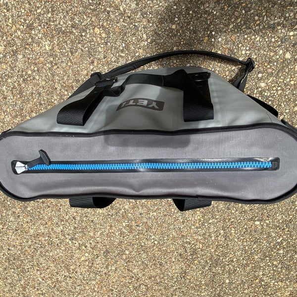 Yeti Cooler Bag Hopper Two 40 Fog Gray/Tahoe Blue *EXCELLENT Used Condition