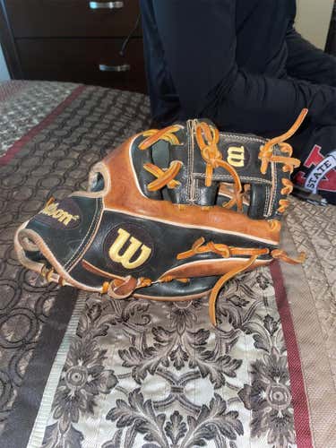 Used Right Hand Throw 11.25" Baseball Glove