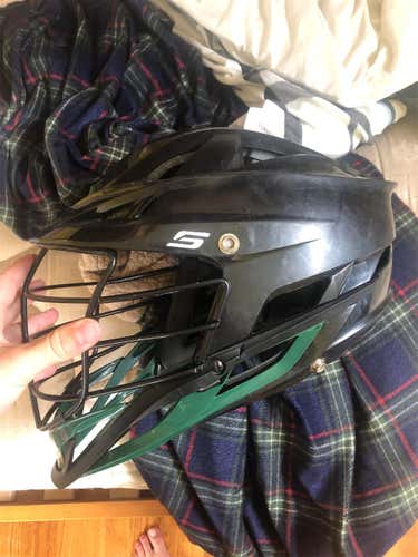 Black Adult Player's Cascade S Helmet