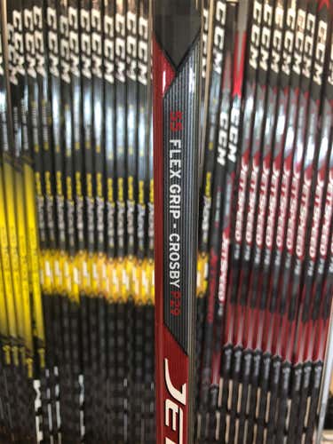 Intermediate Right Handed JetSpeed FT2 Mid Pattern Hockey Stick