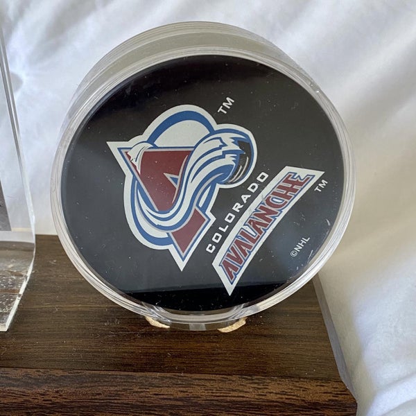 COLORADO AVALANCHE AARON MILLER AUTOGRAPH NHL HOCKEY PUCK DISPLAY