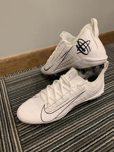 New Nike Huarache 7 Low Top Cleats Adult Size 11 (Women's 12) White/Navy Blue