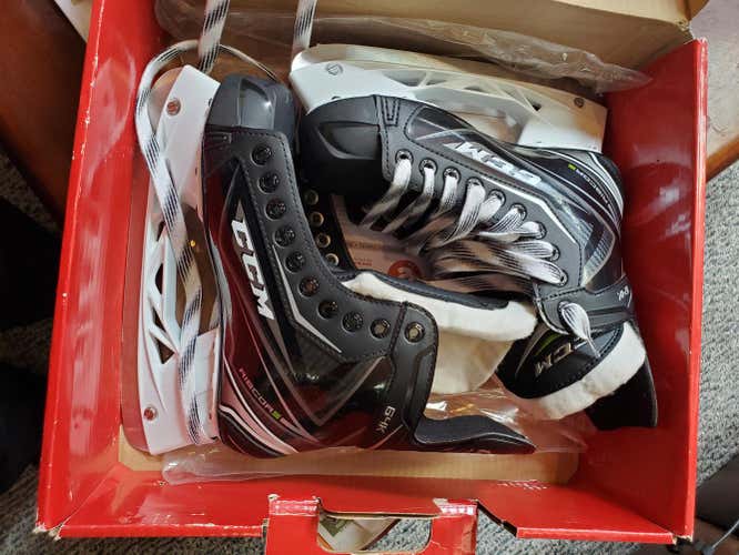 New CCM 6EE RibCor 64K Hockey Skates
