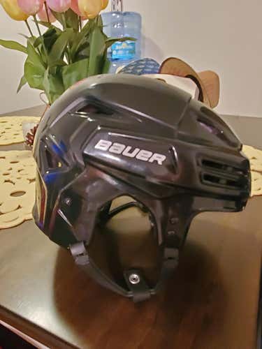 Medium Bauer Re-Akt 200 Helmet