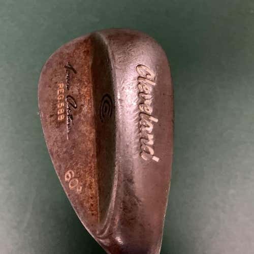 Used Right Handed Cleveland tour action 60 Degree Wedge