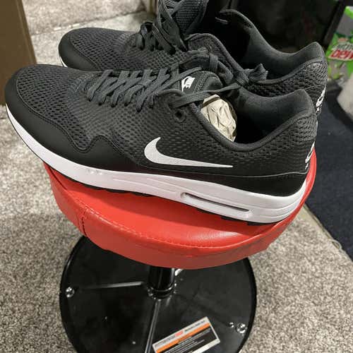 Black Men's Size 11.5 (Women's 12.5) Nike Golf Shoes