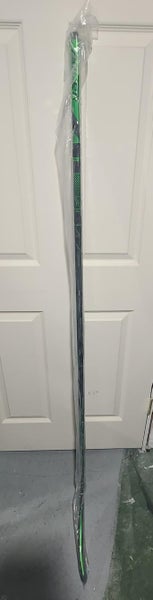 New Senior Bauer Right Handed Nexus ADV Hockey Stick Mid Pattern