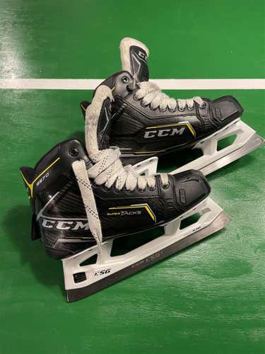 Junior CCM Tacks Regular Width  Size 6.5 Hockey Goalie Skates