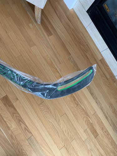 ADV Bauer Limited Edition New NEXUS Rare Int P92 Flex 55 NEW Mid Pattern  Hockey Stick