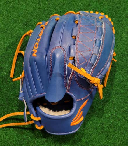 Easton Professional Reserve Edwin Diaz model ED49 Pitcher's Baseball Glove 12"