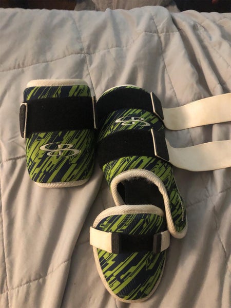 Adult Boombah Elbow Guard And Leg Guard (green and navy)