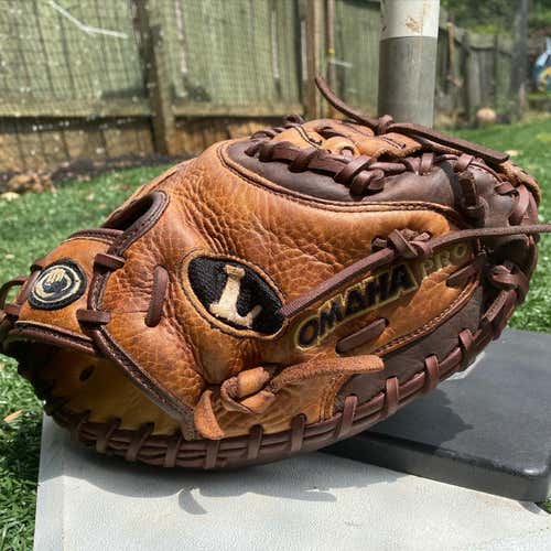 Louisville Slugger Omaha Pro OPXCM 33" Catcher’s Mitt