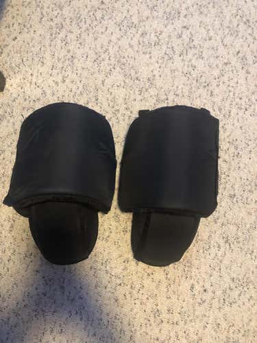 Used Stomp knee pads