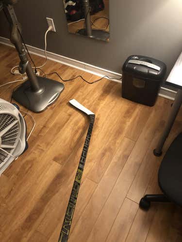 Pro Stock ( Patrick Kane Pro Curve ) Bauer 2SPro Hockey Stick