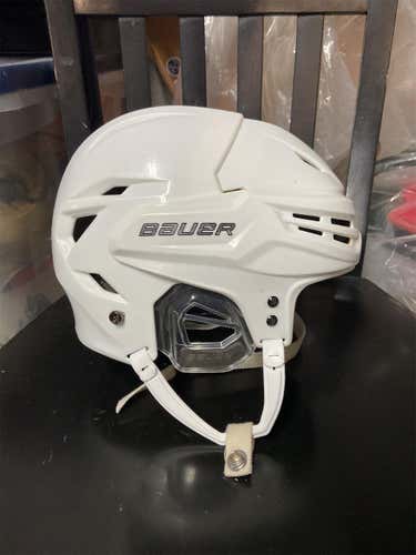 White Medium Re-Akt 95