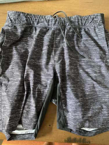 Lululemon Shorts Large With Liner