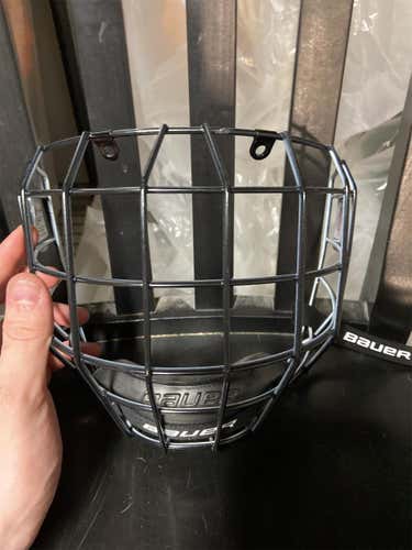 Senior Medium Bauer Cage