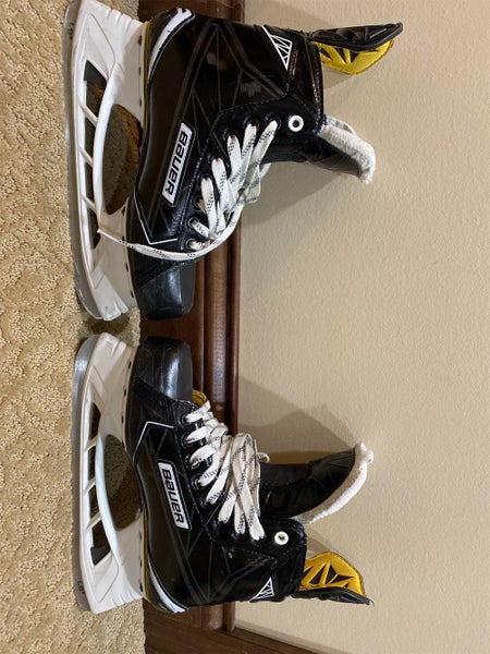 Senior Bauer Supreme 180 Regular Width Size 7 Hockey Skates