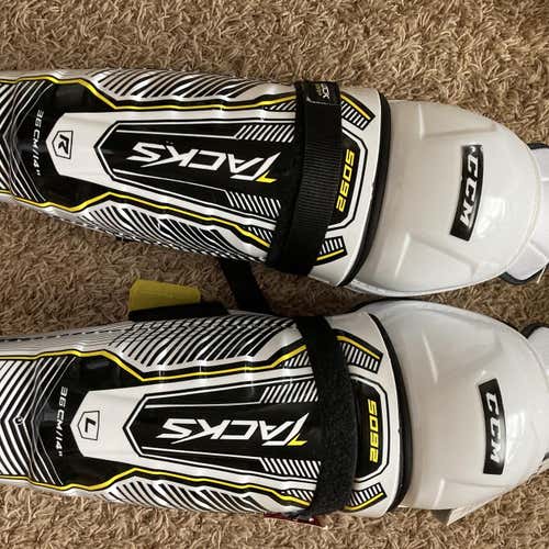 Senior CCM Tacks 5092  Shin Pads