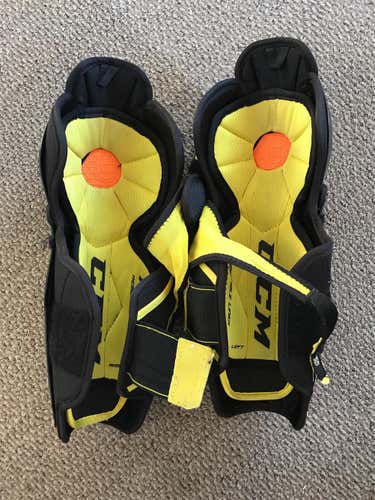 Junior CCM Tacks 7092 Shin Pads