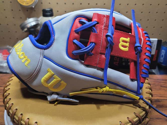 Exclusive New Wilson A2000 1786 Baseball Glove 11.5"