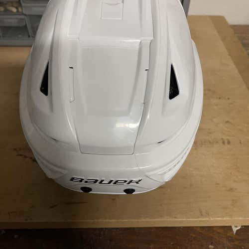 White New Medium Bauer Re-Akt 150 Helmet