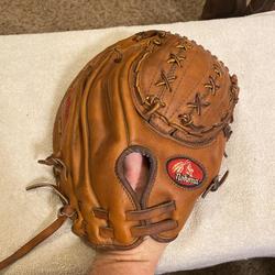 Nokona High School/College First Base 12.5" Softball Glove