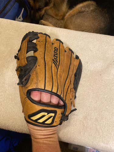 Mizuno High School/College Left Hand Throw VINTAGE 11.25" Baseball Glove