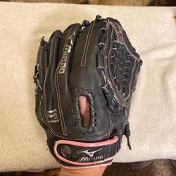 Mizuno High School/College Right Hand Throw Prospect 12" Softball Glove