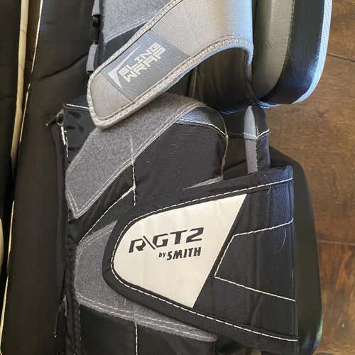 Junior 26" Warrior Ritual GT2 Goalie Leg Pads