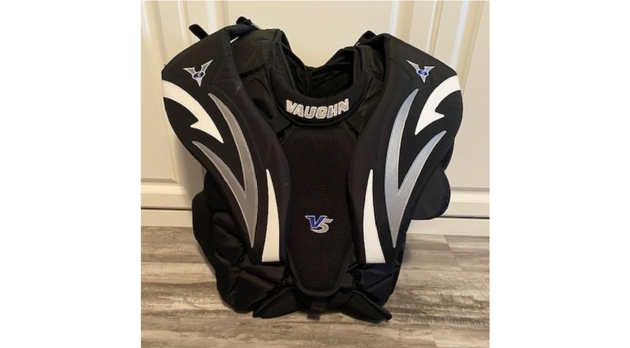 Like New Senior Medium Vaughn V5 Goalie Chest Protector