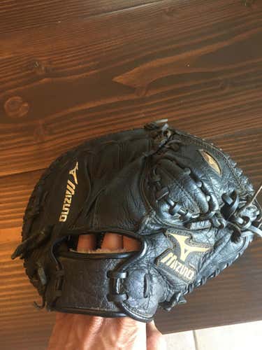 Black Used Mizuno Right Hand Throw Catcher's Prospect Baseball Glove 31.5"