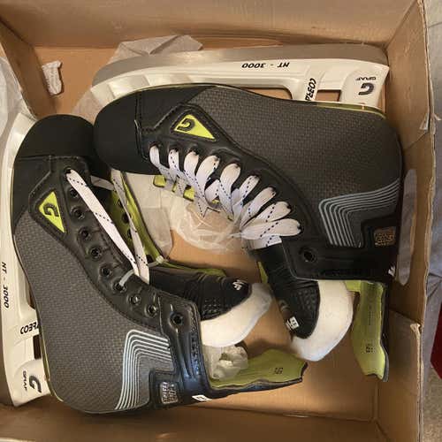 Junior Graf 5035 premier Regular Width  Size 5.5 Hockey Skates