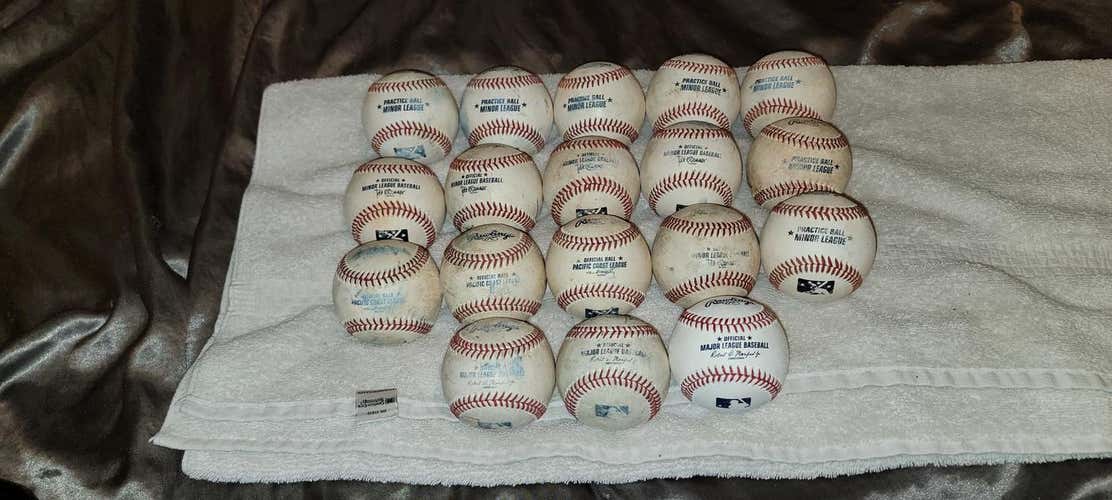 Used Rawlings Baseballs 18 Pack