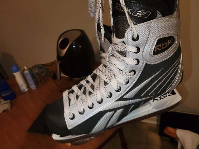 New Senior Reebok Hockey Skates Regular Width Size 11