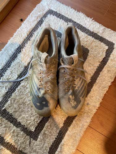 White Men's Molded Cleats Low Cut