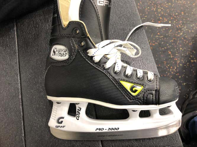 Junior New Graf Supra 705 Hockey Skates Regular Width Size 1.5