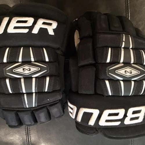 Used Bauer Nexus 800 14" Gloves