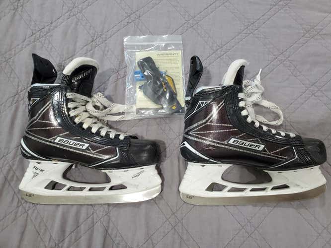 Used Junior Bauer Supreme 1S Hockey Skates Extra Wide Width Size 4.5