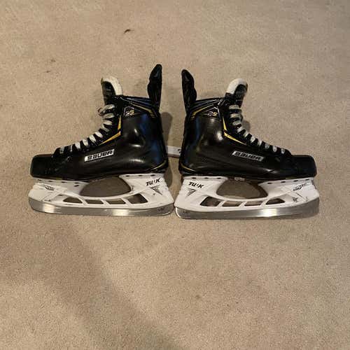 Senior Bauer Supreme 2S Regular Width  Size 10 Hockey Skates