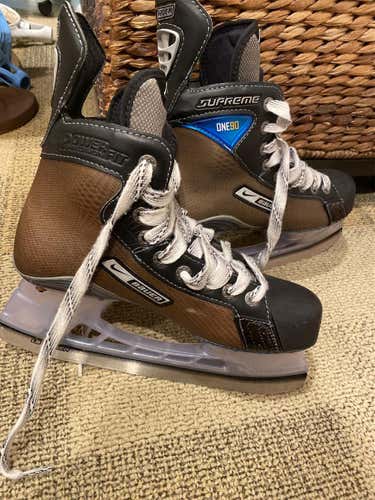 Junior Bauer Supreme 190 Regular Width Size 6 Hockey Skates