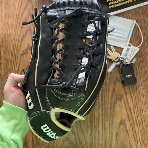 Wilson A2000 12.5" Baseball Glove New