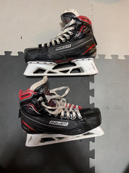 Senior Bauer vapor x900 Regular Width Size 9 Hockey Goalie Skates