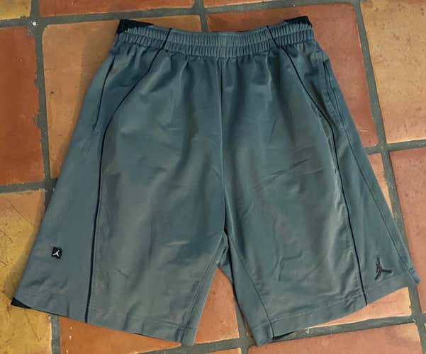 Jordan Brand Medium Basketball Shorts - Gray