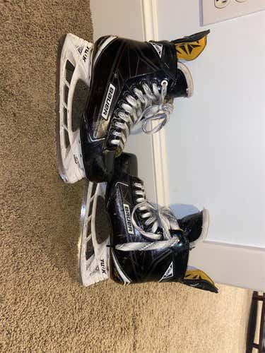 Senior Bauer Supreme 180 Extra Wide Width  Size 8.5 Hockey Skates