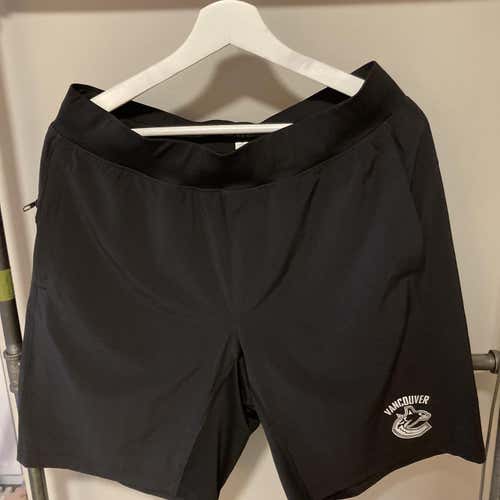 Canucks Lululemon T.H.E Short